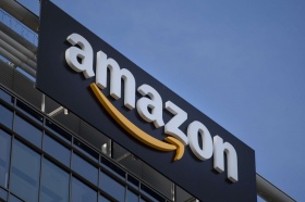 Amazon поднимает зарплаты в США перед началом праздничного сезона
