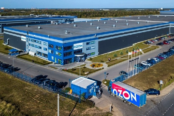Ozon запускает операции на крупнейшем фулфилмент-центре в Хабаровске