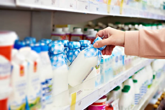Продажи просроченной молочной продукции в декабре 2022 года сократились в 1,5 раза