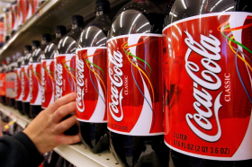В московских магазинах появились напитки, имитирующие Coca-Cola 