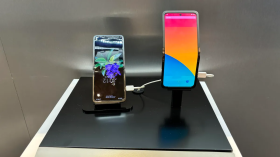Samsung представила сгибаемый в обе стороны смартфон