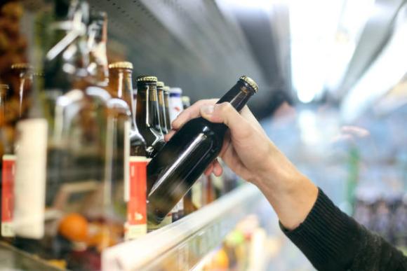 В России хотят ограничить работу заведений по продаже алкоголя в жилых домах