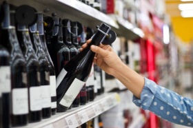 «Пятерочка» и «Магнит» стали крупнейшими импортерами вина в РФ