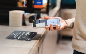 NFC-табличка повышает долю оплат через СБП в магазинах почти на треть