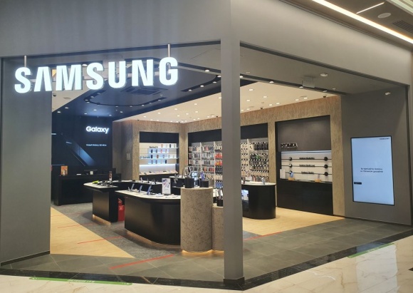 Фирменные магазины Samsung предлагает кешбэк 5%