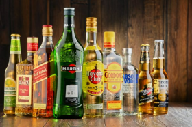 Российские ретейлеры попросили разрешения для иностранцев ввозить алкоголь