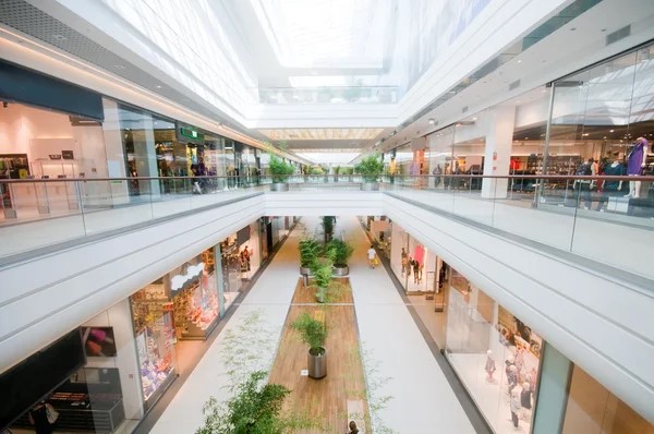 Почти 1 млн кв. м торговых центров откроют в Московском регионе