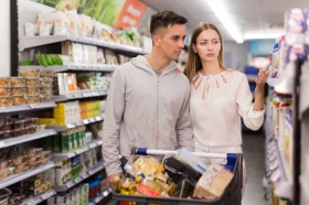 Более половины покупателей считают, что цены лояльности в супермаркетах — это мошенничество