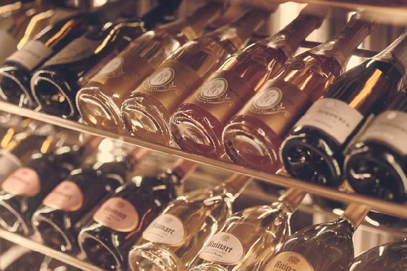 К Новому году продажи отечественного шампанского выросли в 4 раза 