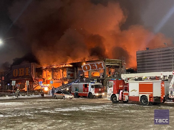 В подмосковном «Мега Химки» сгорел магазин и склад OBI 