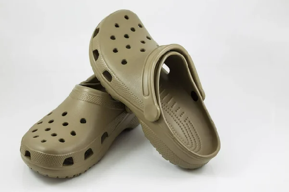 Магазины обувного бренда Crocs в России возобновят работу 